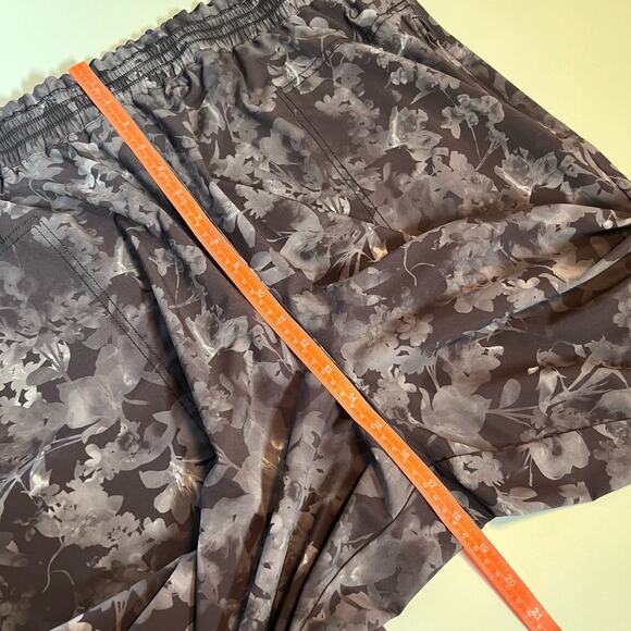 Athleta Jogger Size 22 Savannah Floral Gray NWOT - Picture 9 of 13